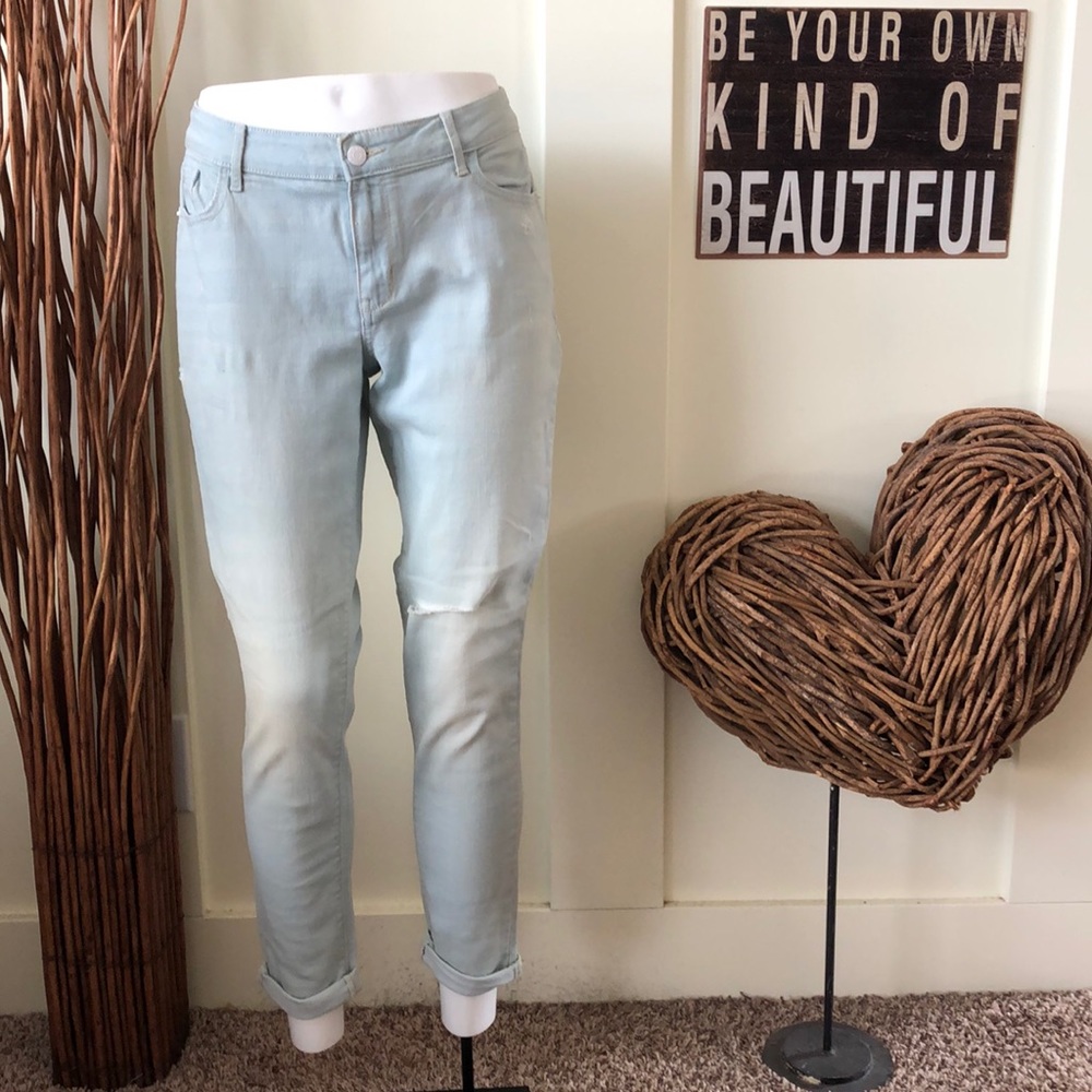 Old Navy light wash rolled cuff Rock Star jeans